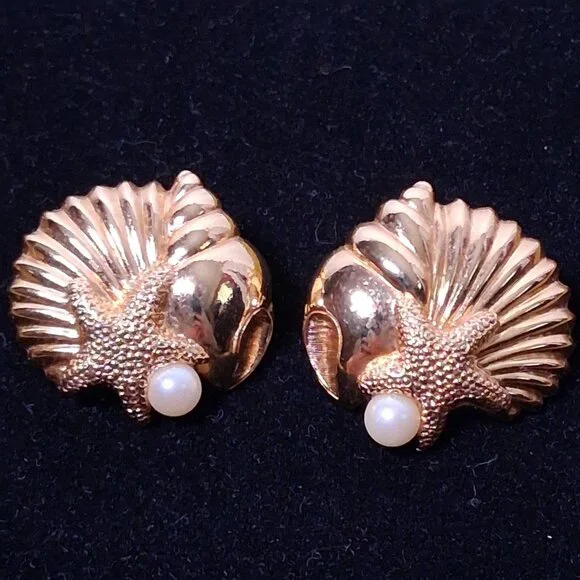 Avon Seashell Earrings Pierced Gold Tone Faux Pearl Starfish Shell Conch Beach - Picture 1 of 9